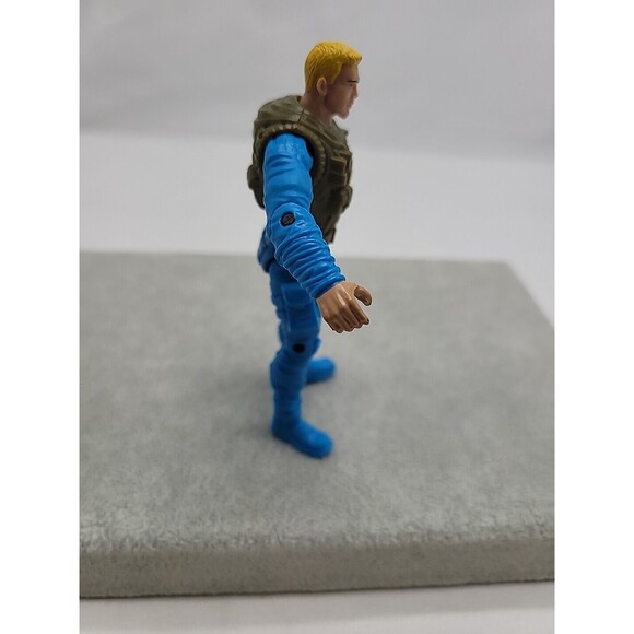 G.I JOE 4” ACTION FIGURE TOY  BLOND HAIR BLUE CLOTHES AND BROWN VEST - Picture 9 of 16
